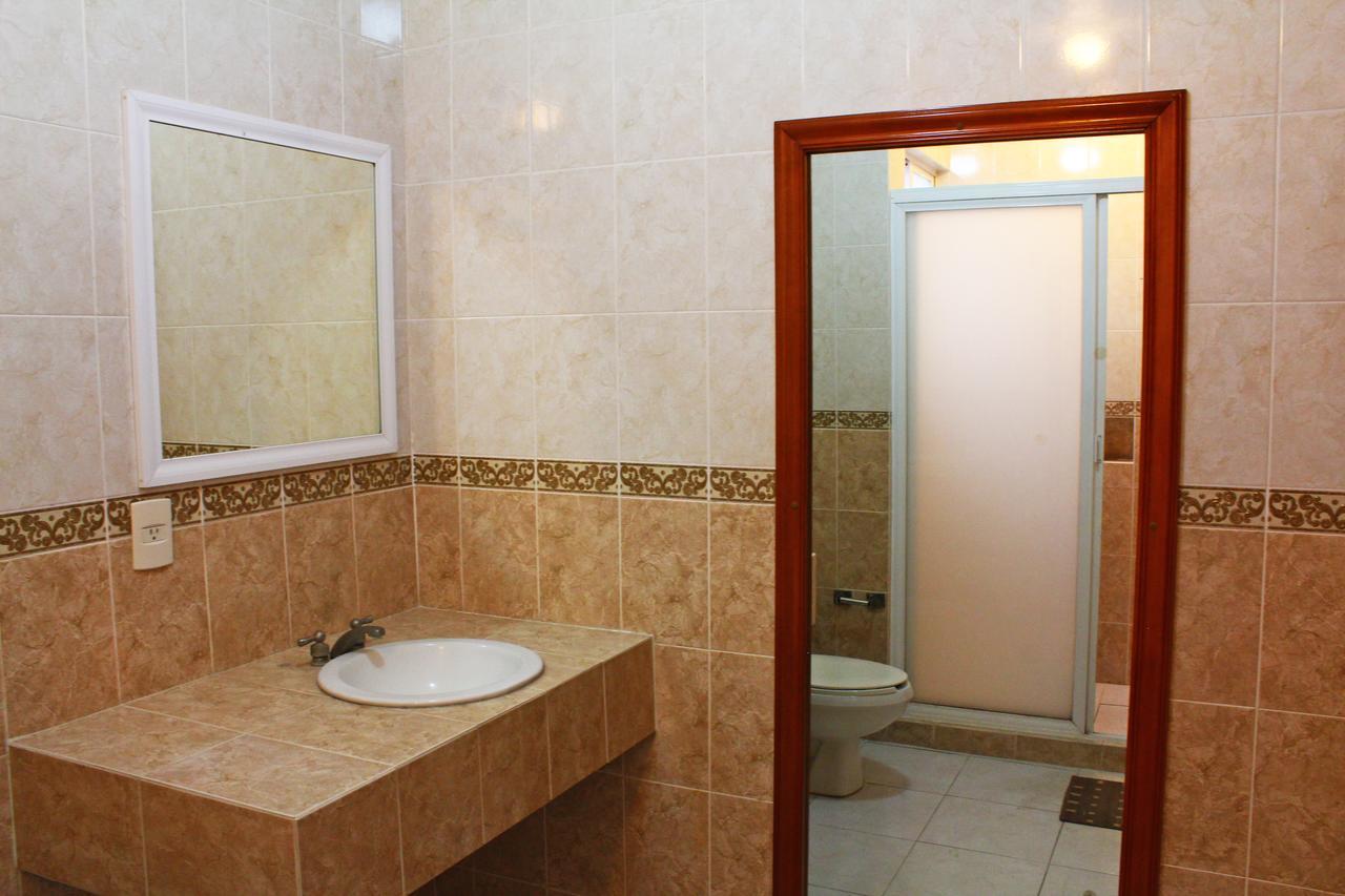 Hotel Real De Cortes Los Reyes  Kültér fotó